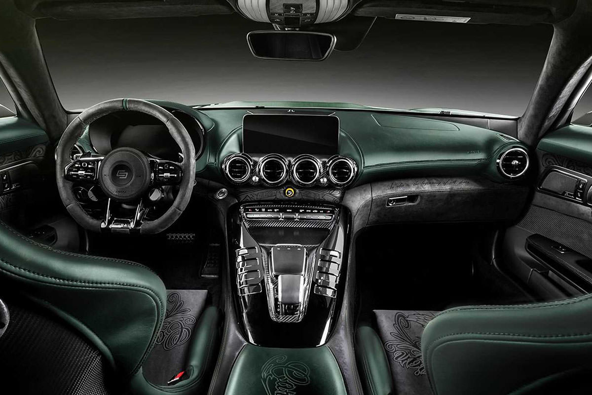 داشبورد و فرمان و کابین مرسدس Mercedes-AMG GT R Pro