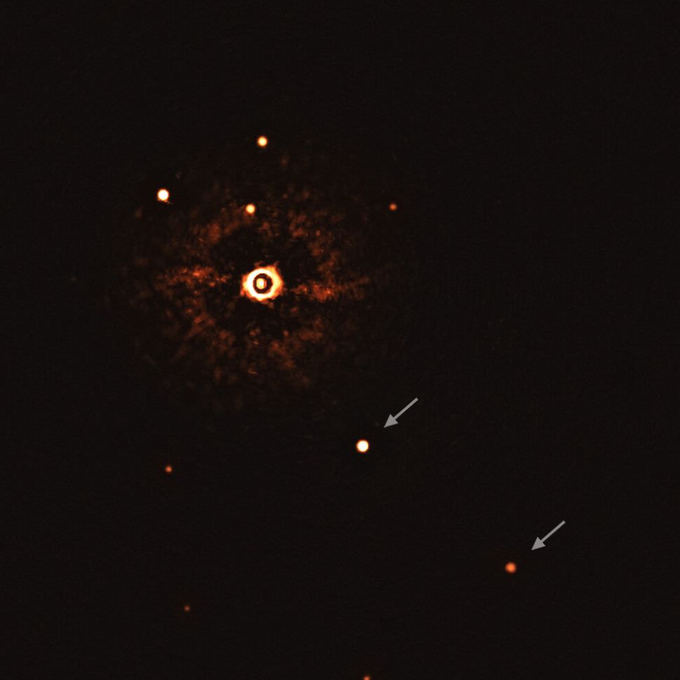 نخستین تصویر مستقیم از منظومه ای چند سیاره ای با ستاره خورشیدمانند