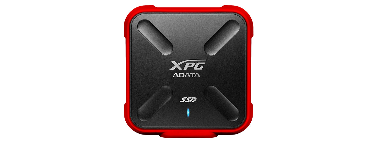 نمای جلو SSD اکسترنال ای‌دیتا XPG SD700X با رنگ مشکی و قرمز
