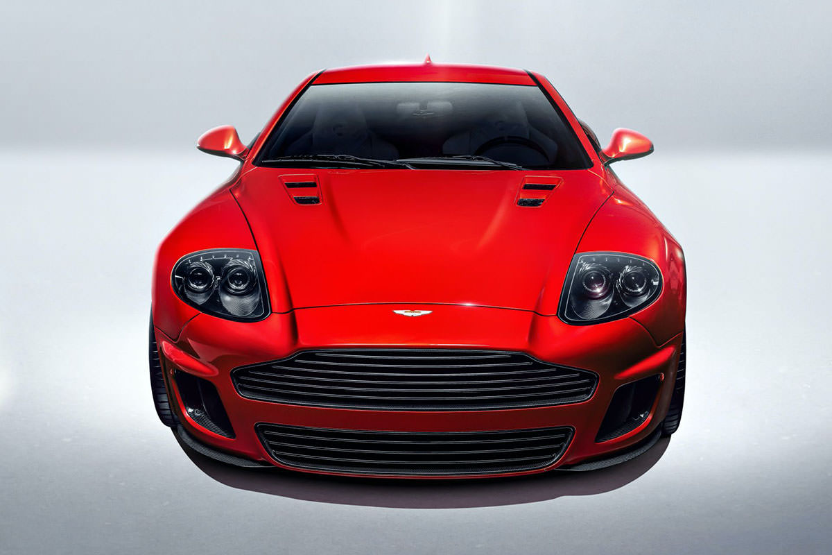 نمای جلو استون مارتین ونکوئیش 25 / Aston Martin Callum Vanquish 25 قرمز رنگ