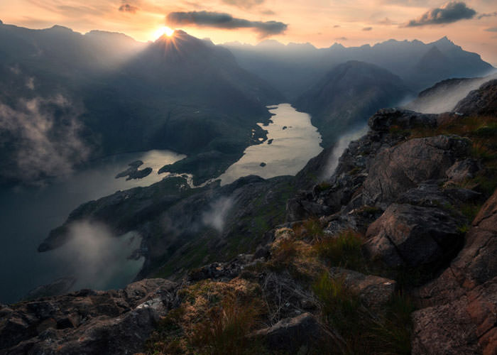 عکاسی لنداسکیپ از کوه و خلیج و غروب آفتاب در طبیعت اسکاتلند