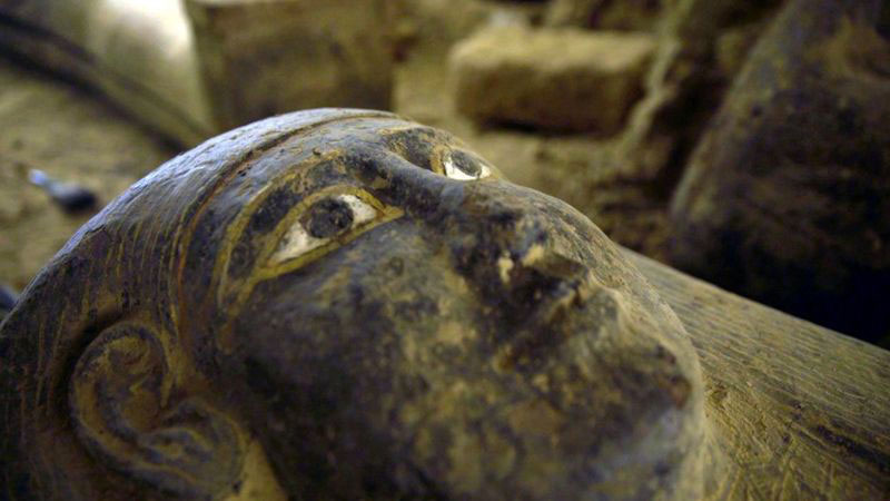 یکی از تابوت‌های به‌خوبی حفظ‌شده که در حفاری‌های اخیر سقاره کشف شد
