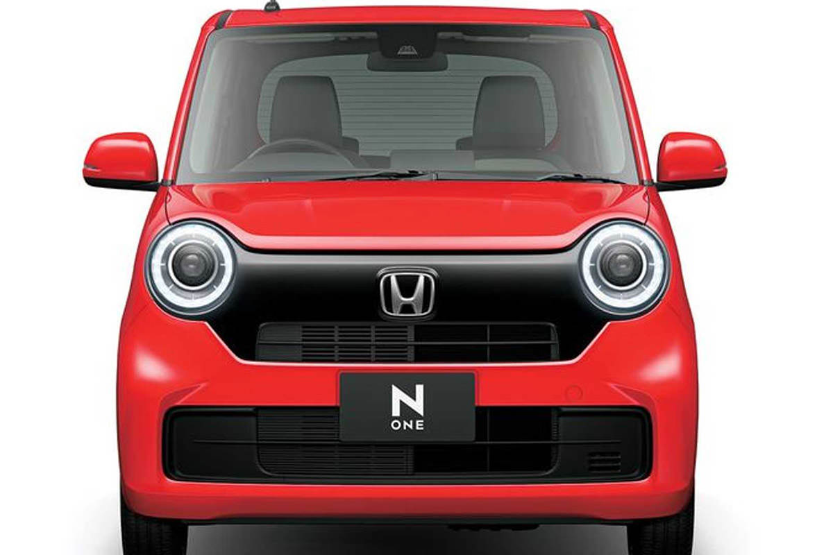 نمای جلو خودرو هاچ بک / hatchback هوندا ان-وان / Honda N-One قرمز رنگ