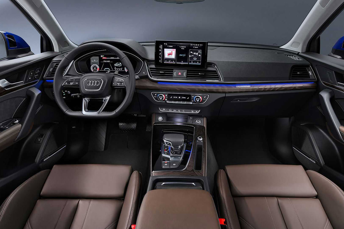 نمای داخل کابین کراس اور آئودی کیو 5 اسپرت بک / 2021 Audi Q5 Sportback 