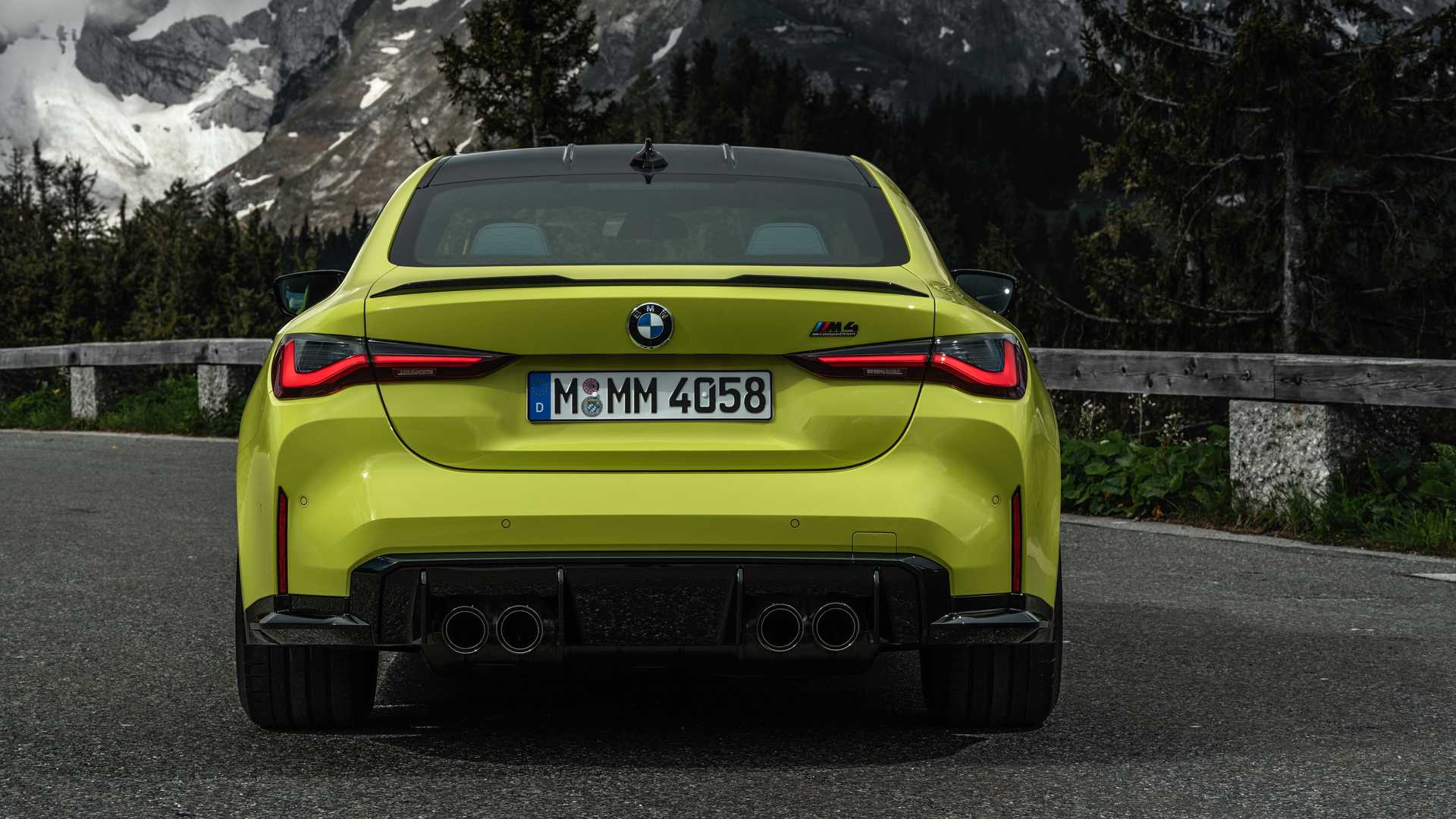 BMW  M4 2021 بی ام و  M4 