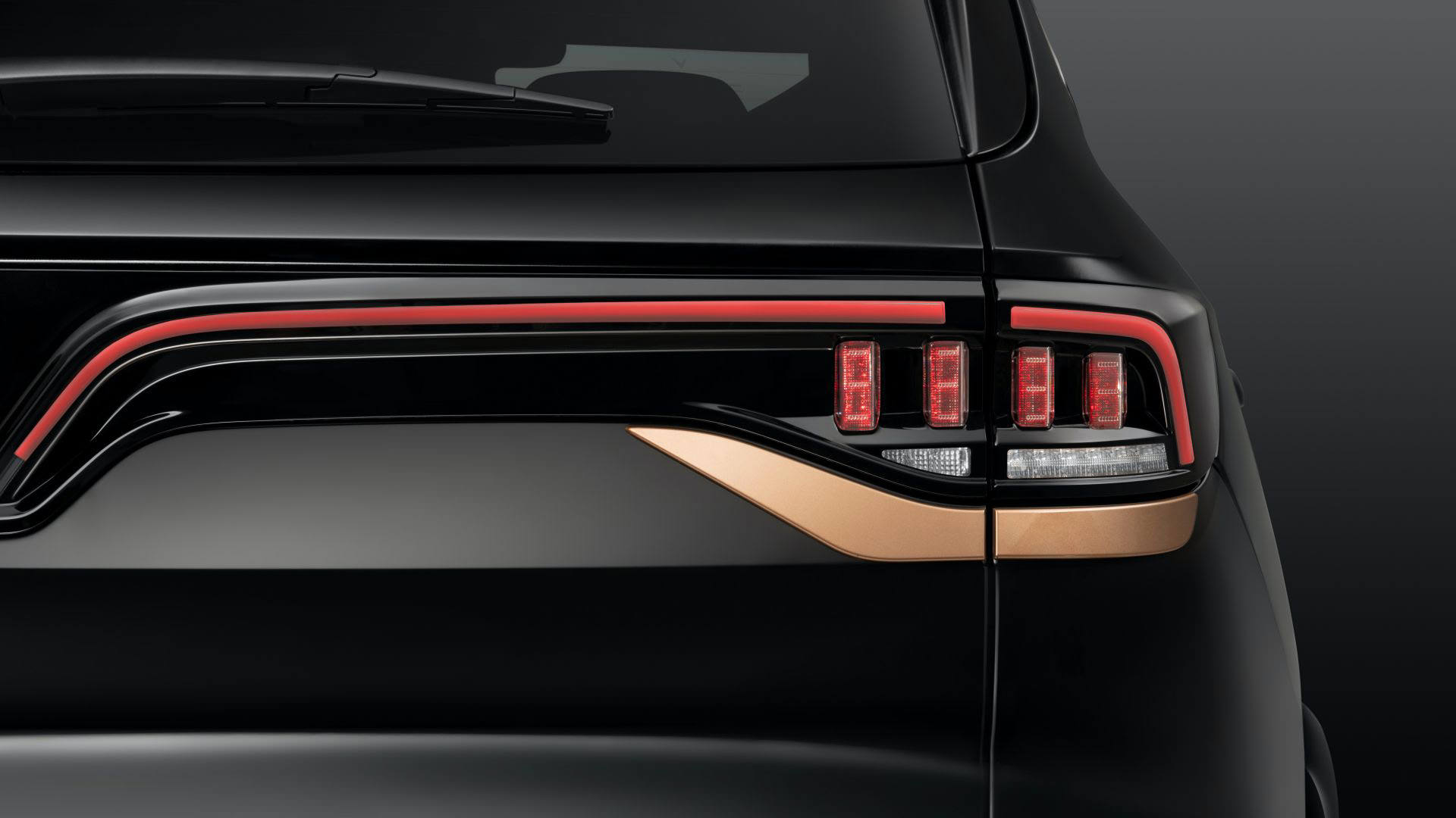 نمای چراغ عقب شاسی بلند لوکس وین فست پرزیدنت / VinFast President Luxury SUV با رنگ مشکی