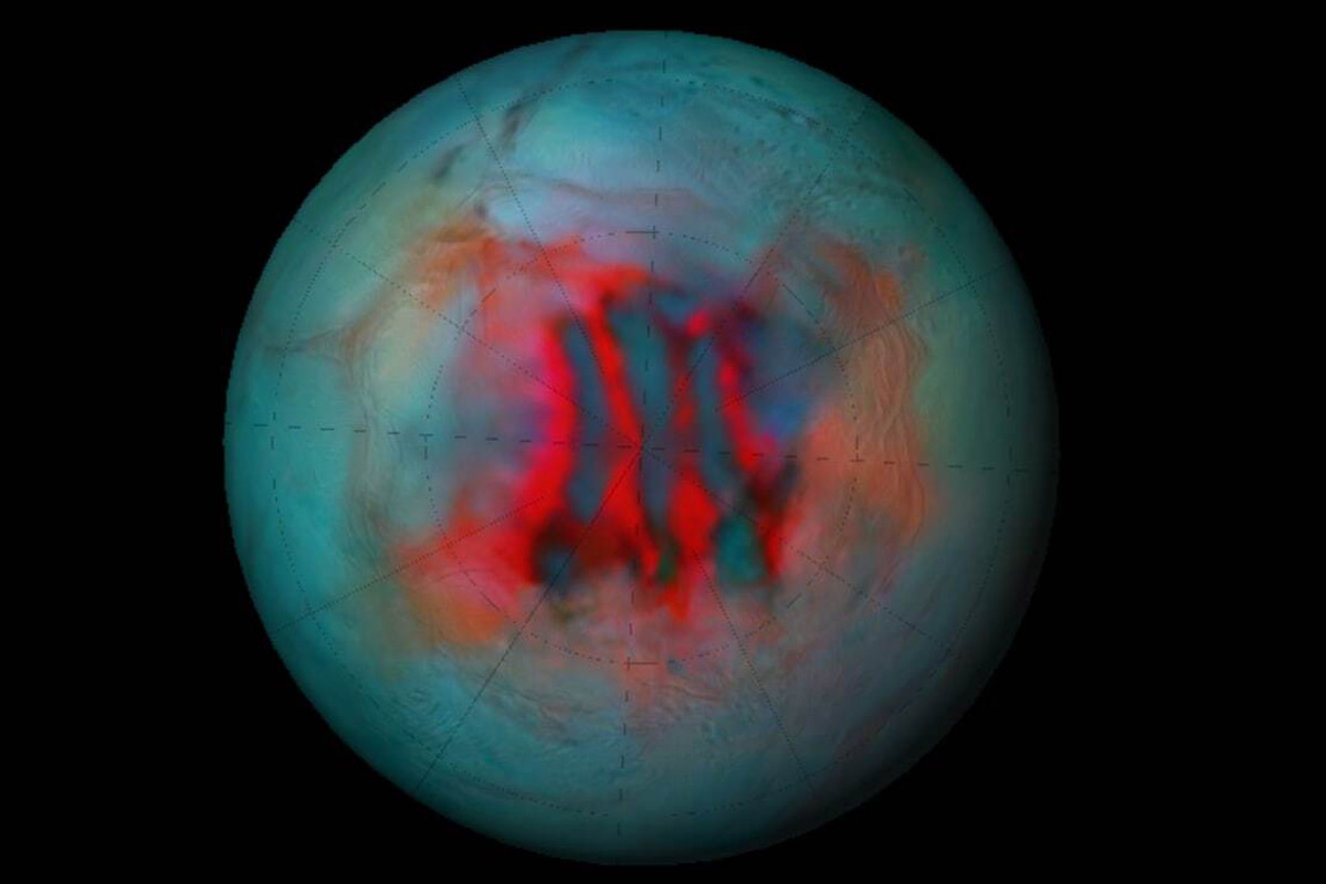کشف نشانه‌هایی از یخ تازه در نیم‌کره‌ی شمالی انسلادوس، قمر زحل