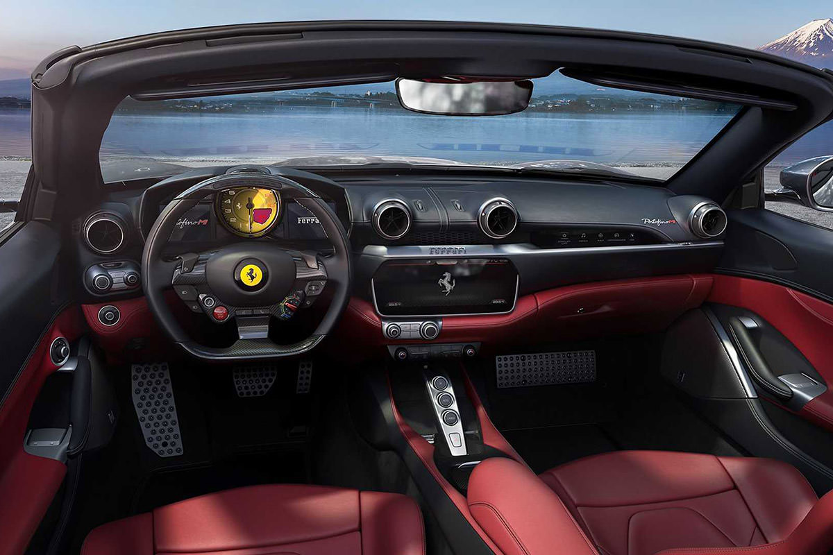نمای داخل کابین خودرو روباز فراری پورتوفینو ام / Ferrari Portofino M