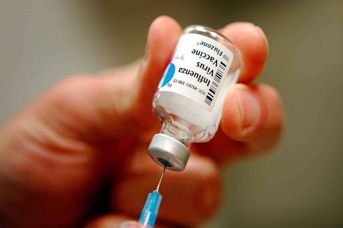 واکسن آنفلوانزا چگونه به مبارزه علیه کووید ۱۹ کمک ‌می‌کند