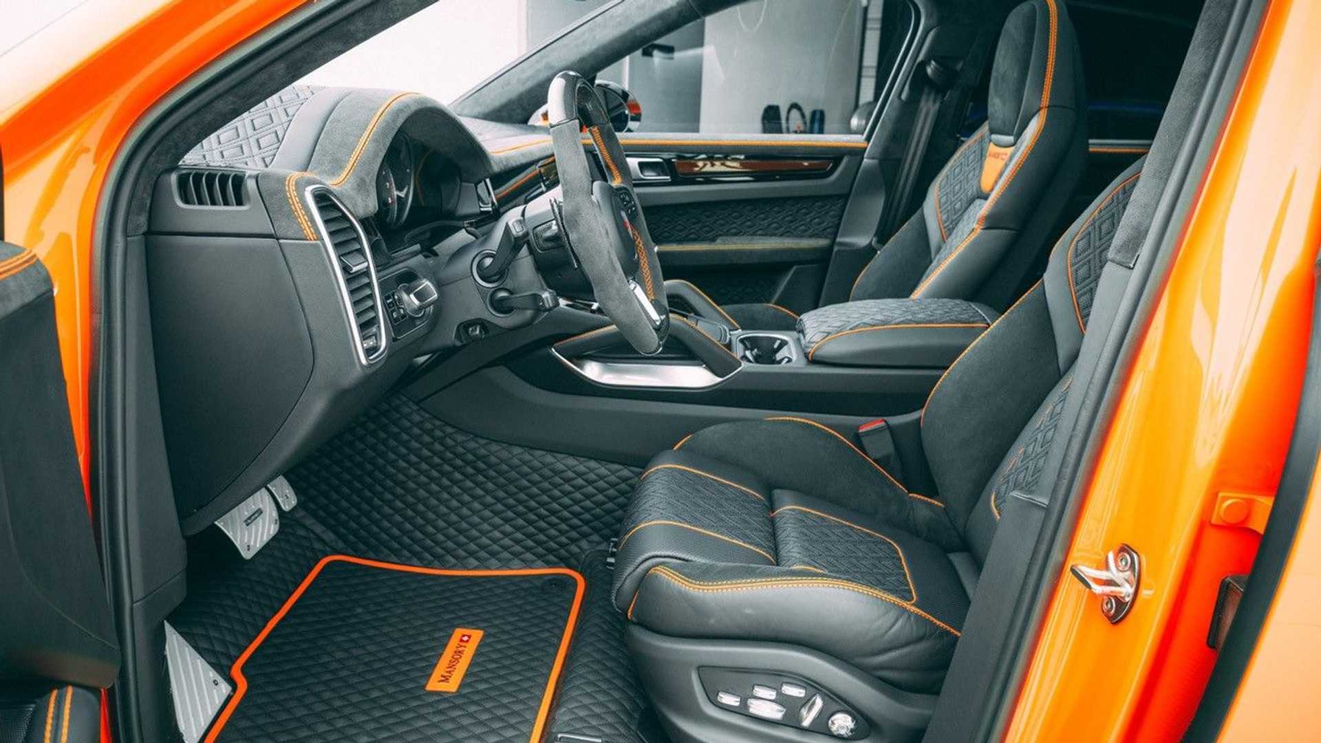 نمای کابین و صندلی خودرو شاسی بلند پورشه کاین تیونینگ منصوری / Mansory Porsche Cayenne
