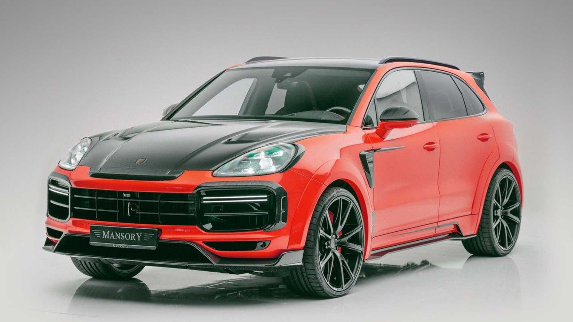 نمای سه چهارم شاسی بلند پورشه کاین تیونینگ منصوری / Mansory Porsche Cayenne با طرح دو رنگ قرمز و مشکی