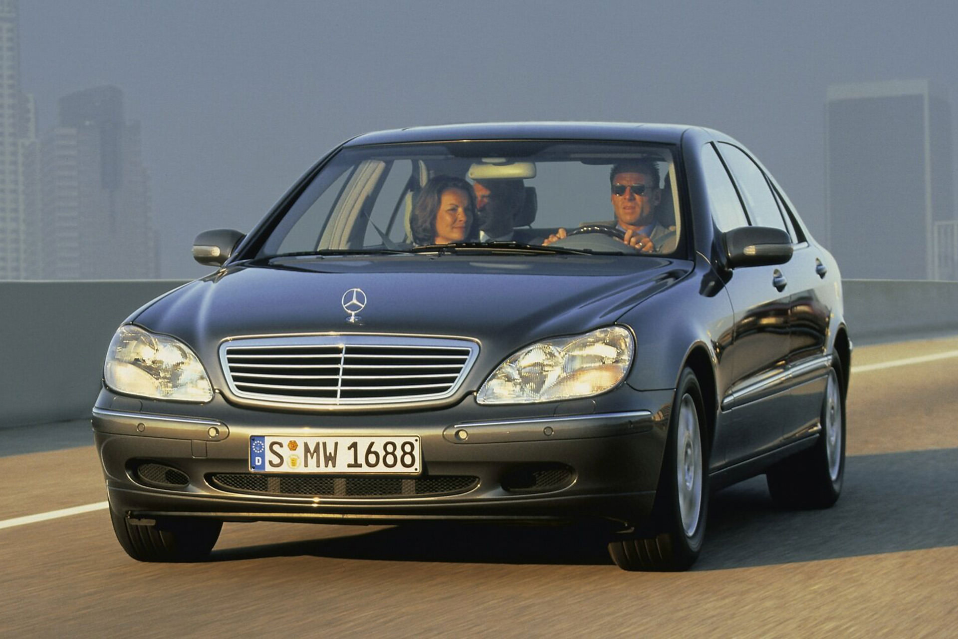 نسل W220 خودرو مرسدس بنز کلاس اس / Mercedes-Benz S-Class