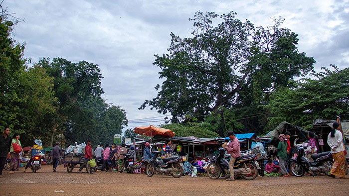 بازار باتامبانگ