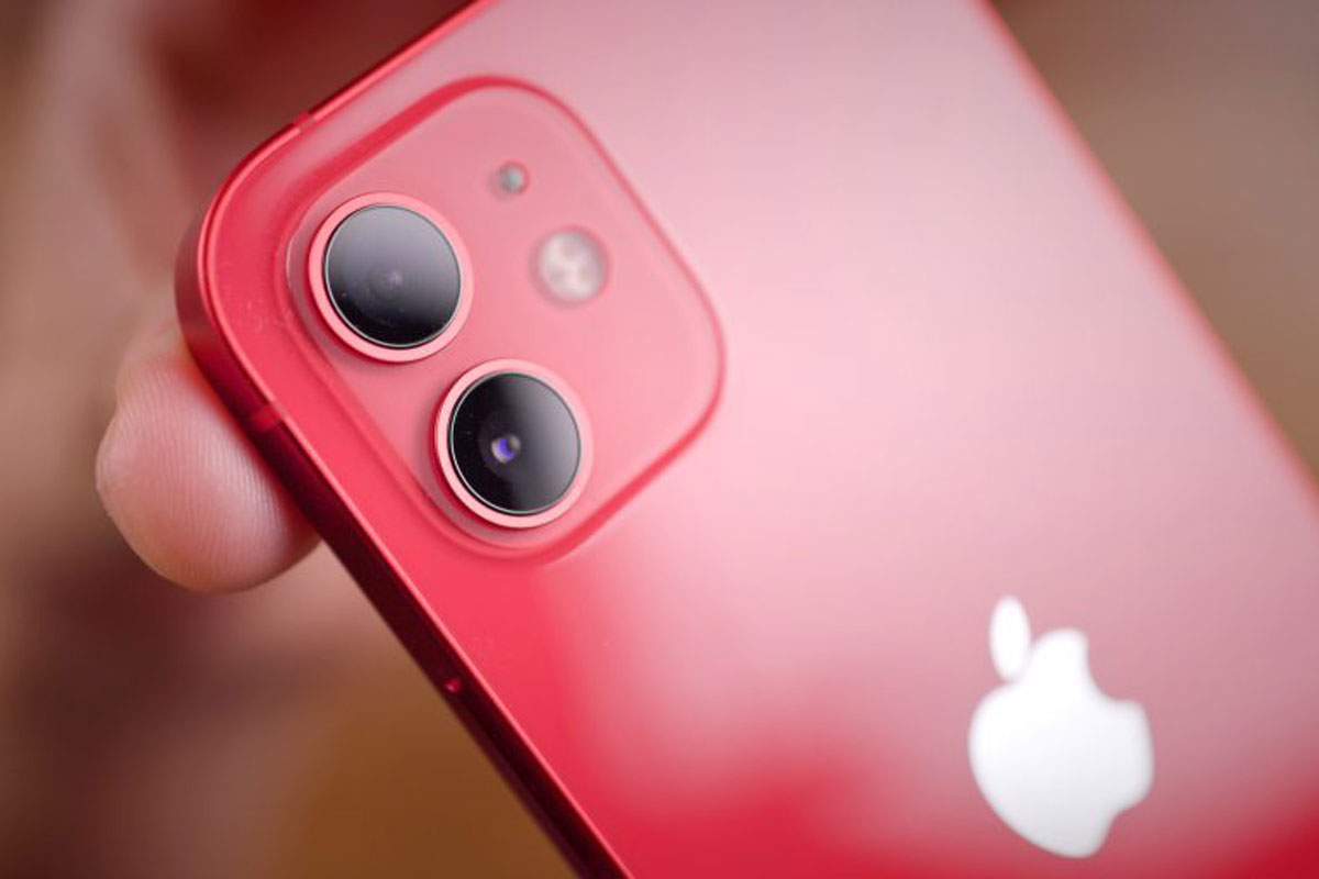 iOS 14.4 استفاده از دوربین غیراصل روی آیفون ۱۲ را به کاربر اطلاع می‌دهد