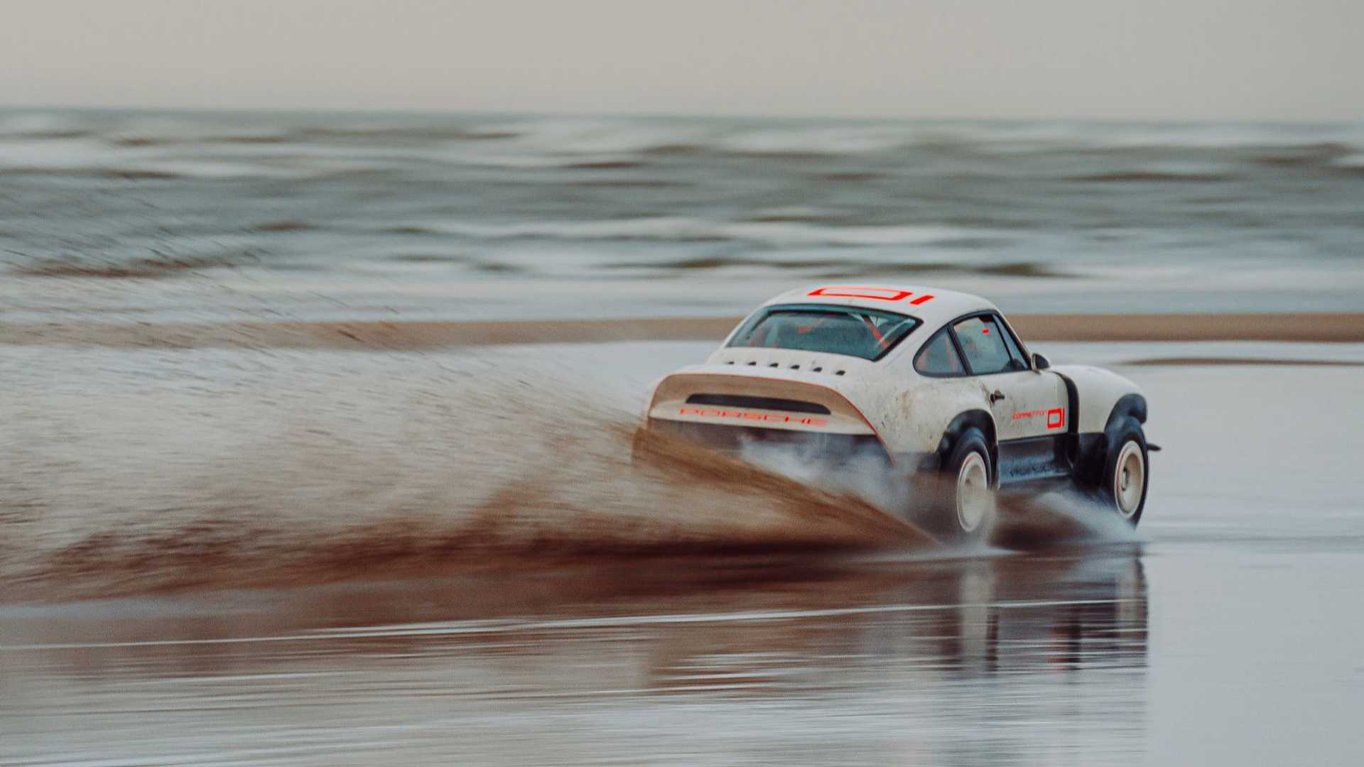  Porsche 911 ACS Singer on beach / پورشه ۹۱۱ سینگر رالی  در ساحل دریا