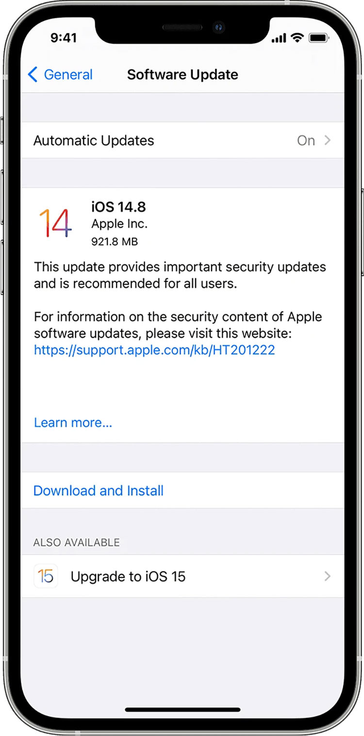 بخش Software Update در گوشی آیفون ۱۲ پرو که ارتقا به iOS 14.8 را پیشنهاد می‌دهد