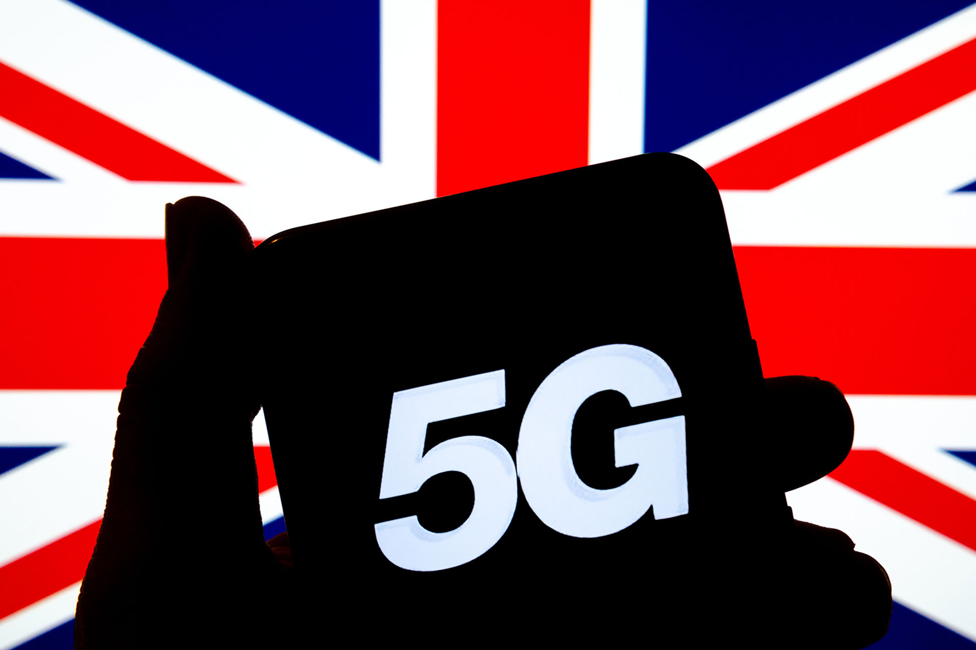 بریتانیا تا سال ۲۰۳۳ شبکه‌های 2G و 3G