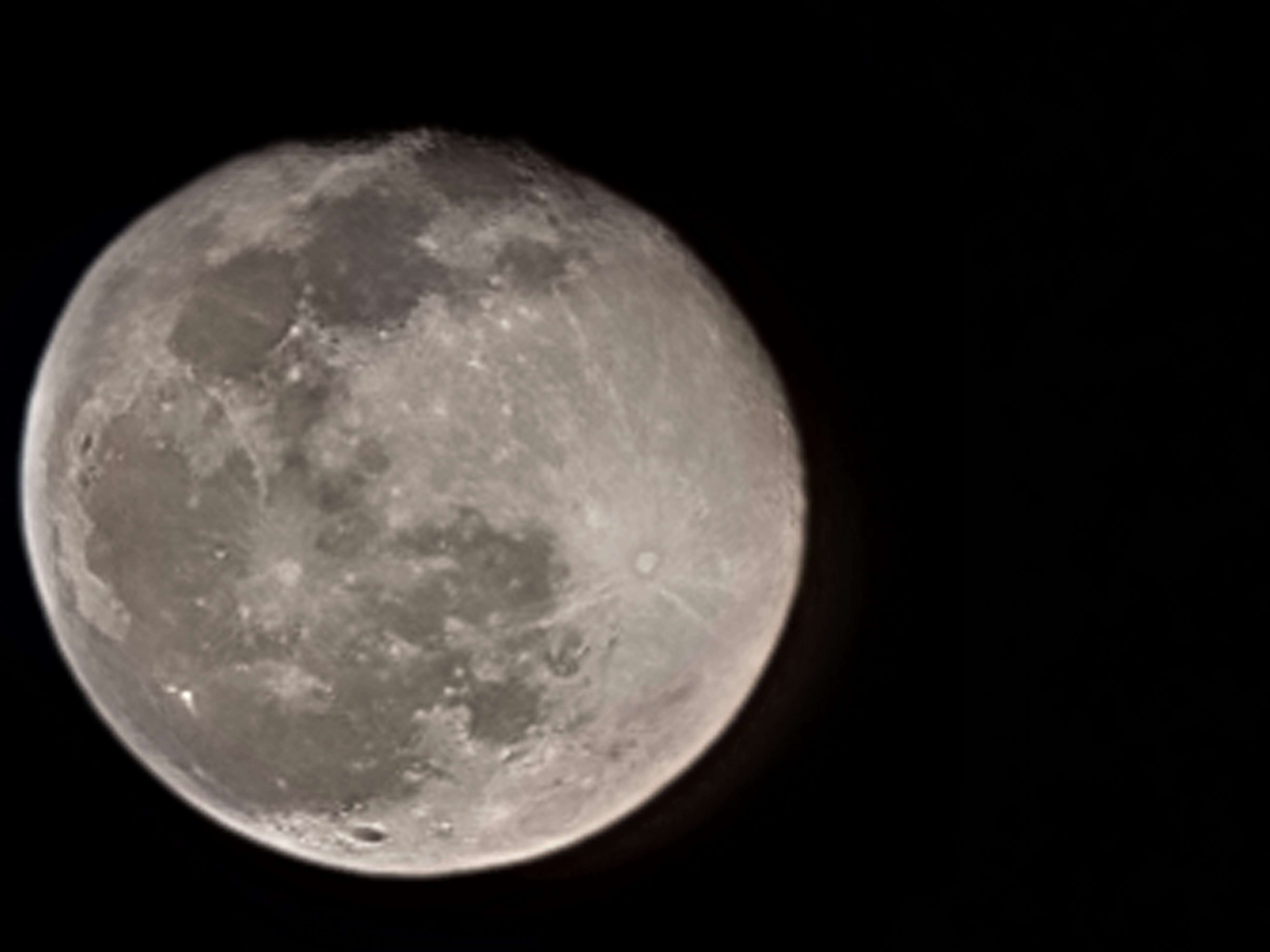 تصویر ماه با زوم ۱۰۰ برابری گلکسی اس ۲۱ اولترا