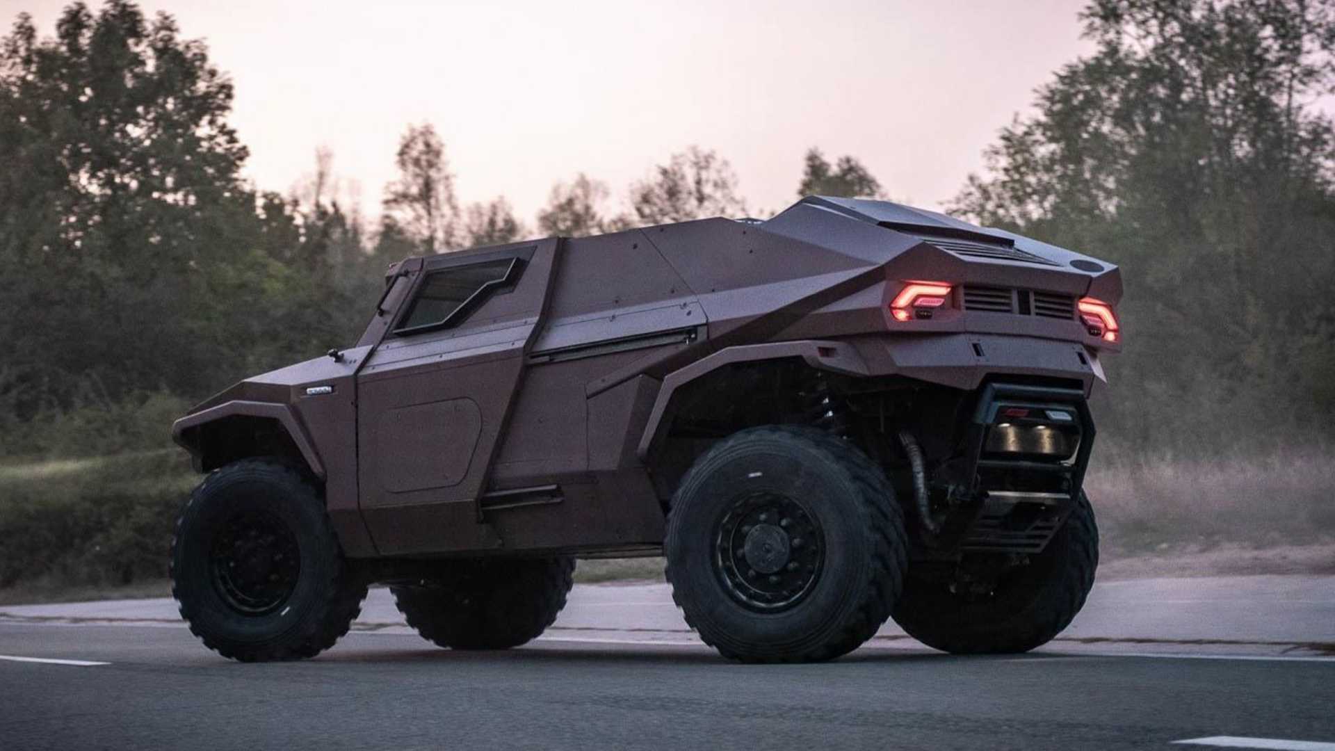 نمای جانبی شاسی بلند نظامی آرکیوس اسکارابی / Arquus Scarabee Hybrid Military SUV