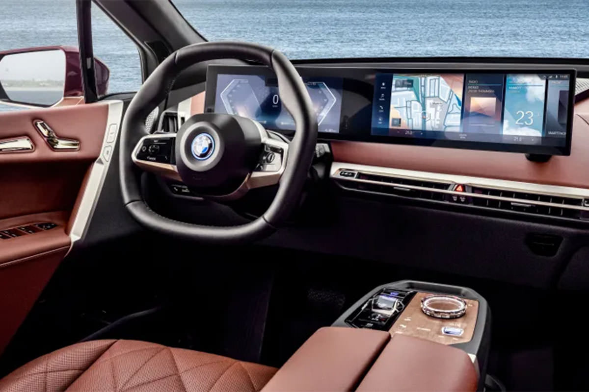 نمای کابین و سیستم سرگرمی و اطلاعاتی / infotainment خودرو BMW iDrive 8