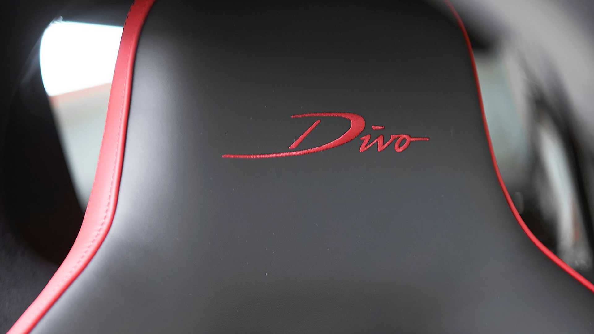  Bugatti Divo  Lady Bug بوگاتی دیوو لیدی باگ نمای صندلی