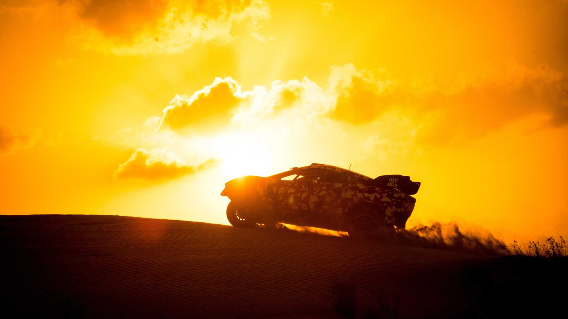 شاسی بلند رالی پرودرایو بی آر ایکس هانتر / Prodrive BRX Hunter SUV با منظره غروب خورشید