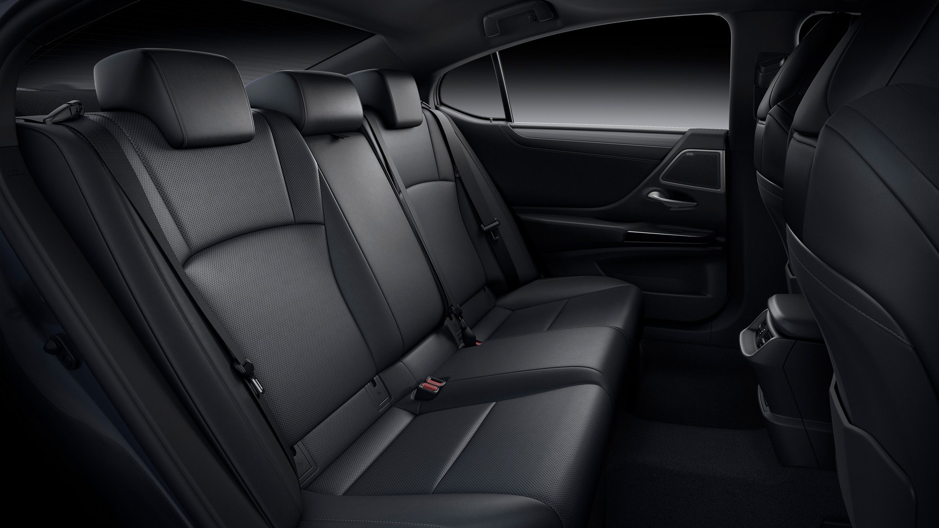 صندلی های چرمی عقب سدان لکسوس ای اس مدل 2022 / 2022 Lexus ES نقره ای رنگ