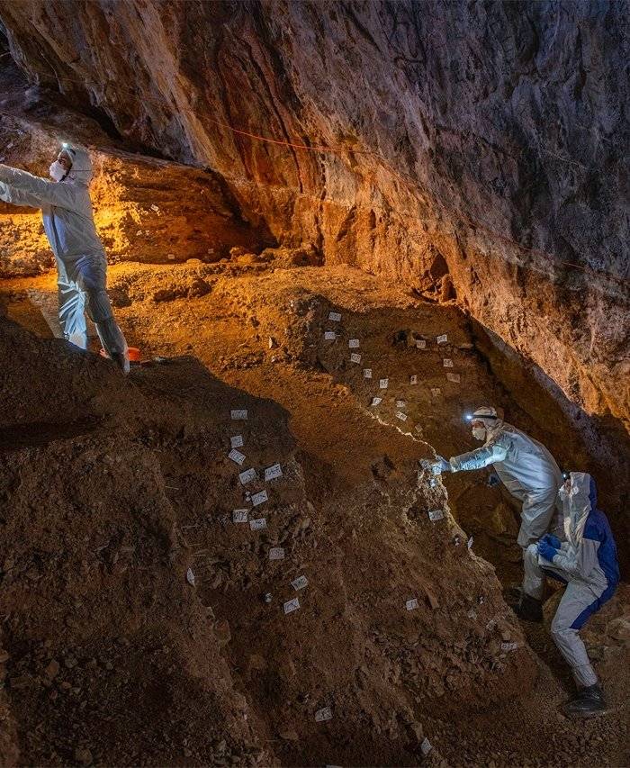 نمونه برداری از خاک غار باستانی مکزیک