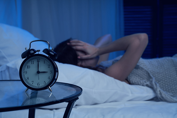 does alcohol withdrawal cause insomnia - ماندن در خانه ساعات خواب را افزایش اما کیفیت آن را کاهش داده است