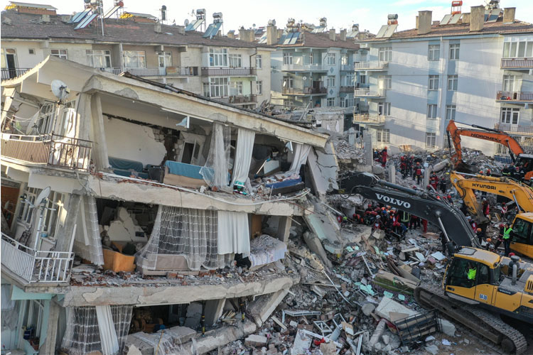 earthquake - چرا باید به هزاران سال گذشته نگاه کنیم تا در پیش‌بینی زلزله‌ها ماهرتر شویم؟