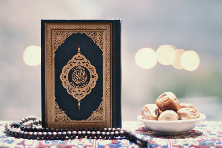 احکام مربوط به روزه مسافر در ماه مبارک رمضان کدامند؟