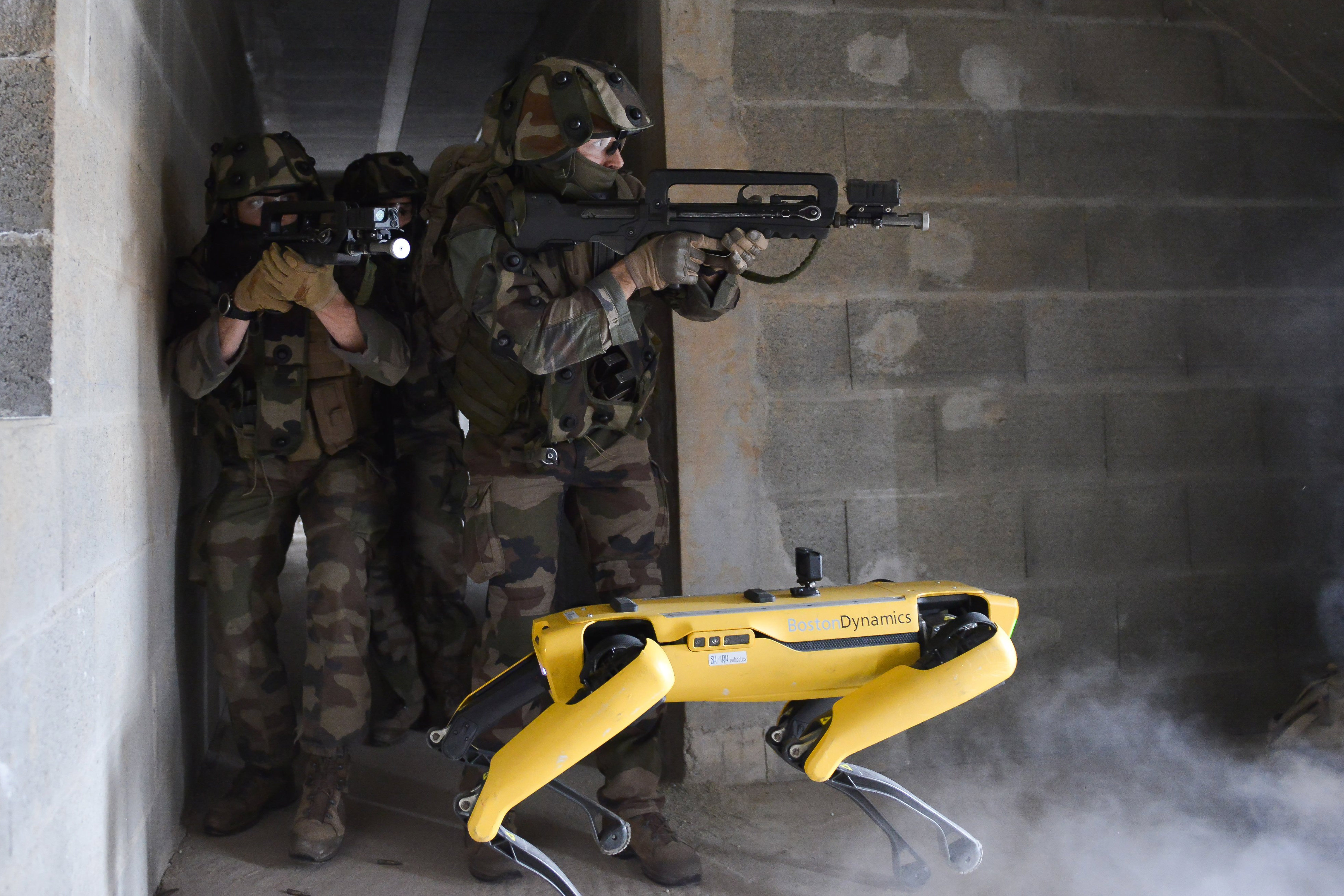 حضور جنجالی ربات اسپات بوستون داینامیکس در تمرین نظامی ارتش فرانسه