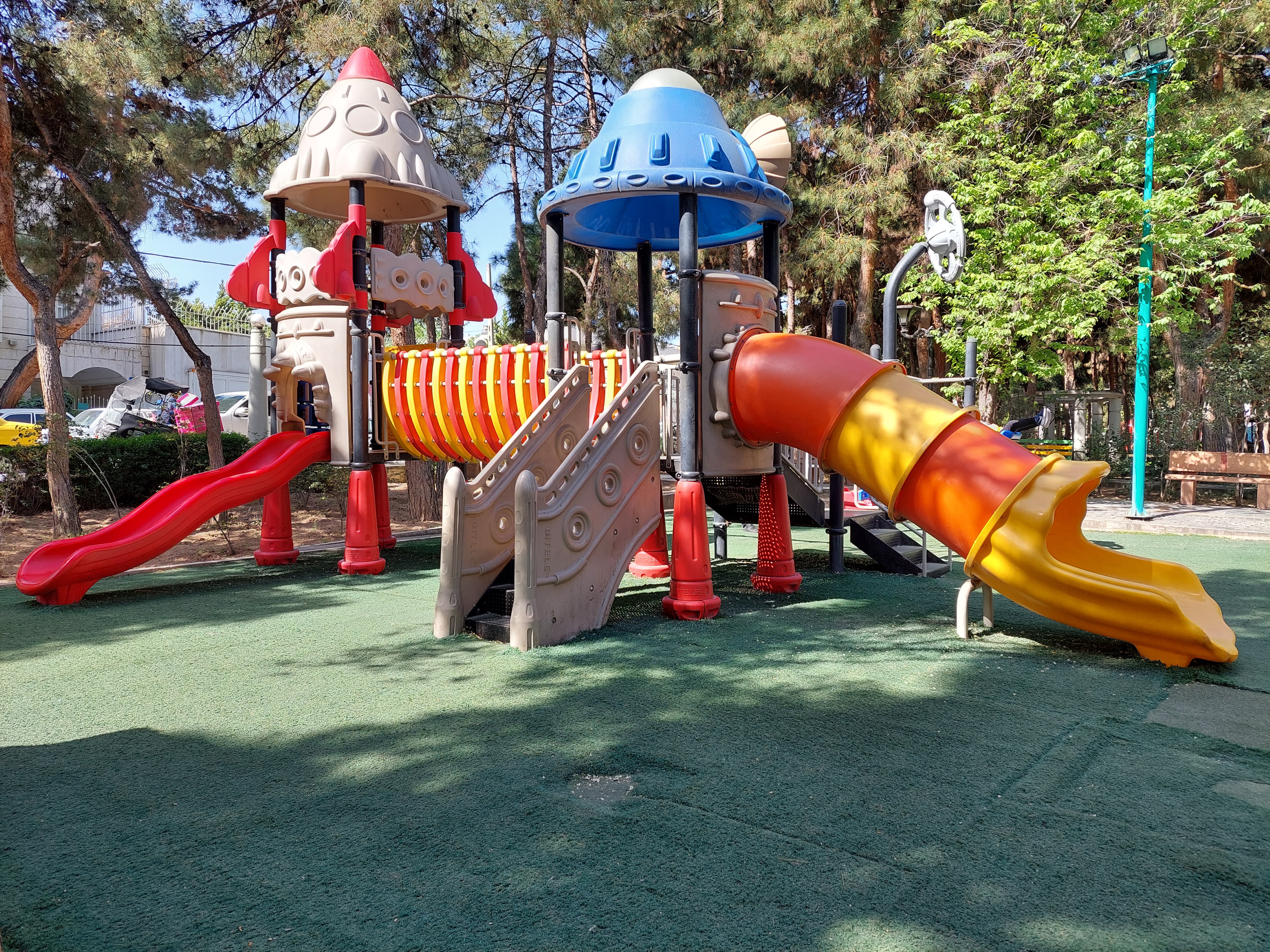 Sample photo of Galaxy A52 wide-angle camera in the right light - a children's playground in Saba Park, Jordan Street