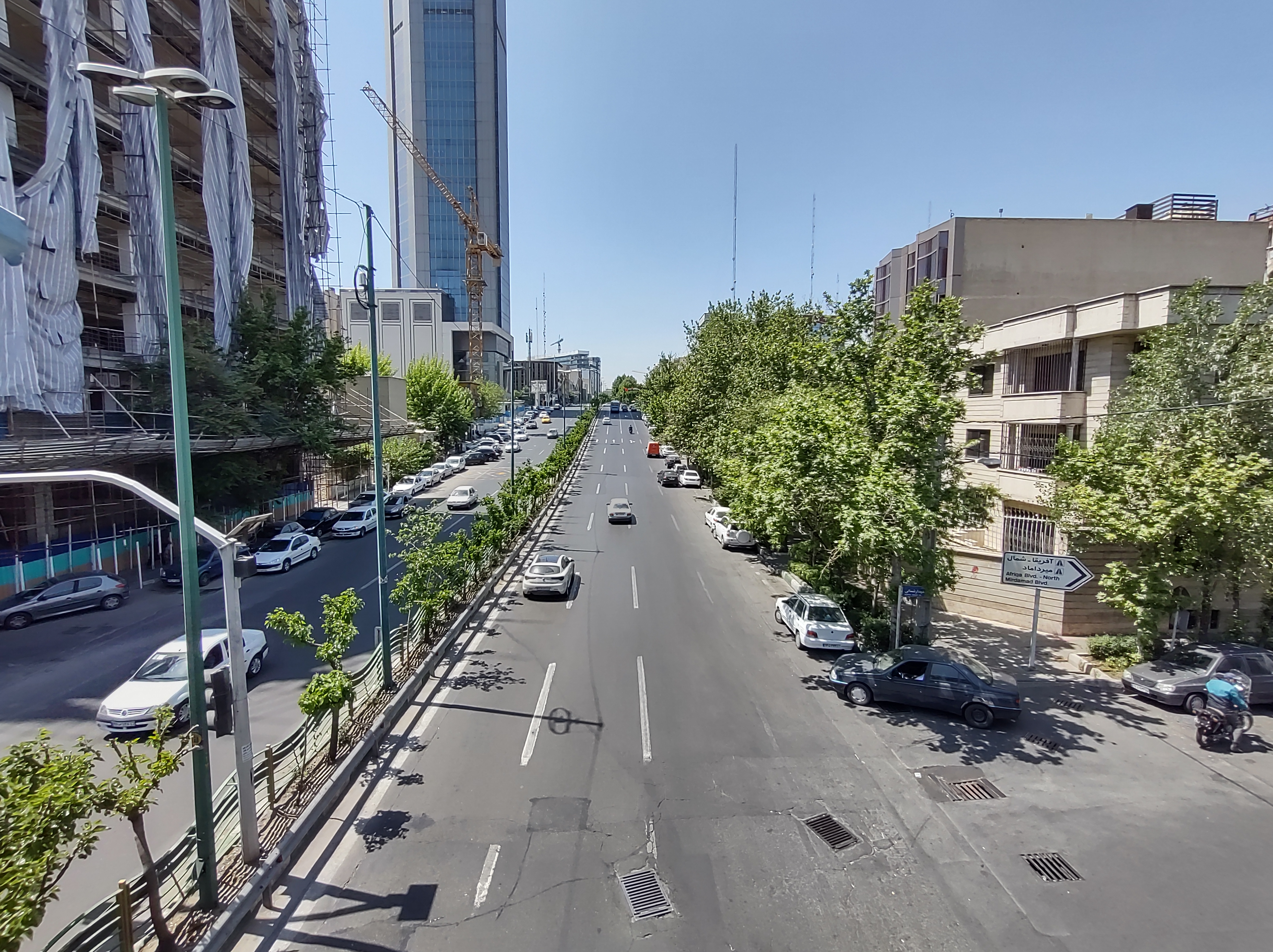 نمونه عکس دوربین اولتراواید موتورولا موتو جی ۹ پلاس در روز - خیابان حقانی