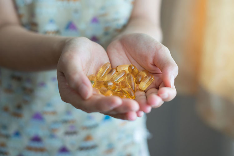 vitamine d pillen - در زمان ابتلا به ویروس کرونا مصرف چه غذاهایی می‌تواند مفید باشد