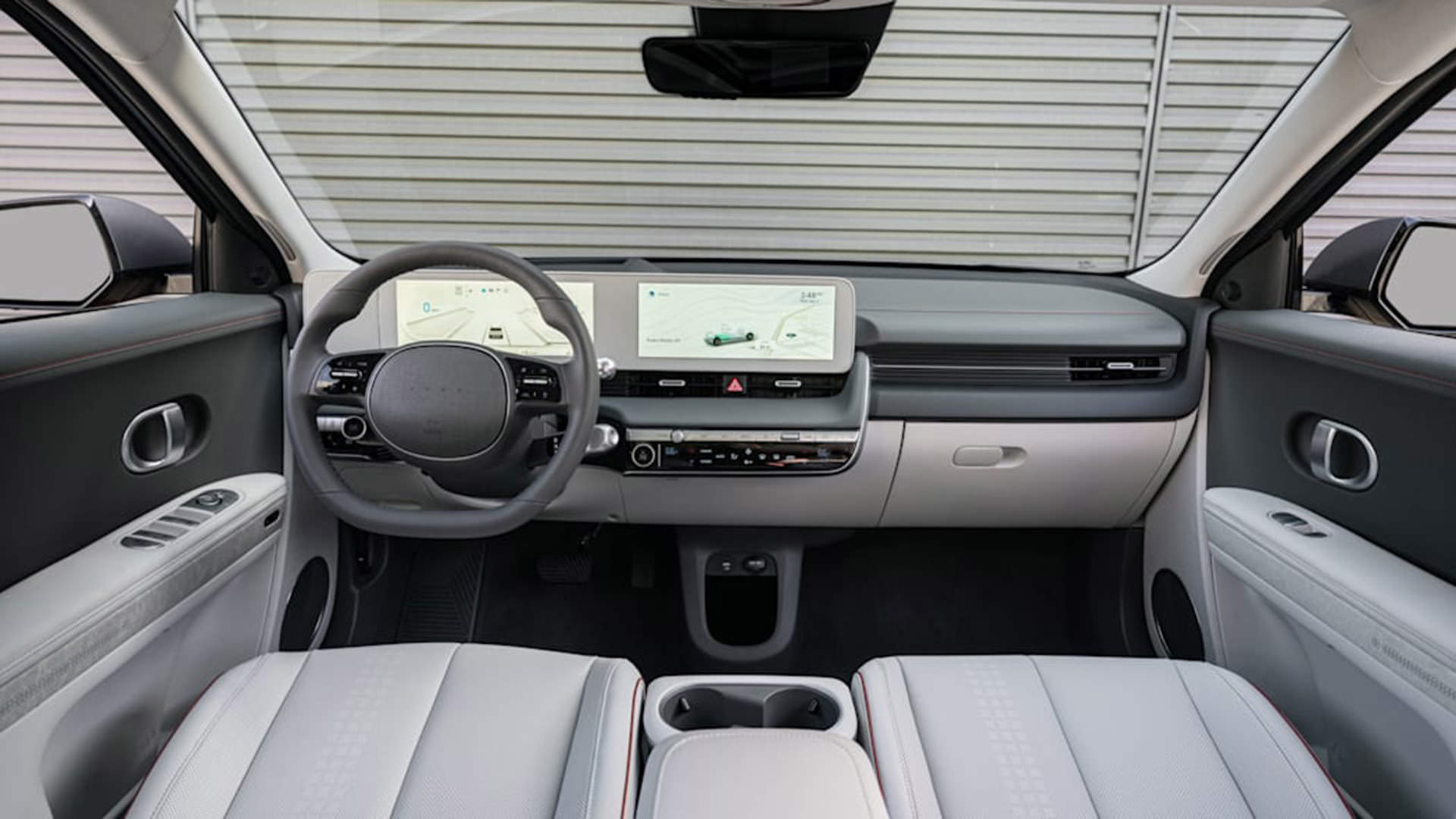 کابین کراس اور برقی هیوندای آیونیک 5 / 2022 Hyundai Ioniq 5 electric crossover خاکستری رنگ