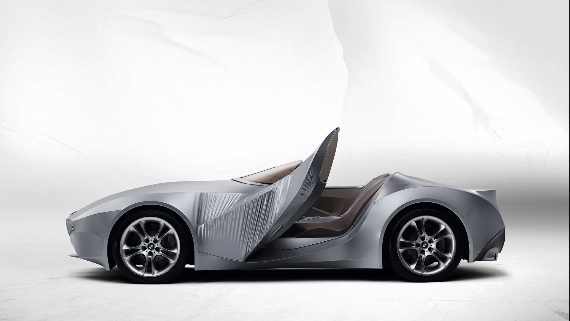 نمای جانبی خودروی مفهومی روباز بی ام و گینا / BMW GINA concept convertible با بدنه پارچه ای