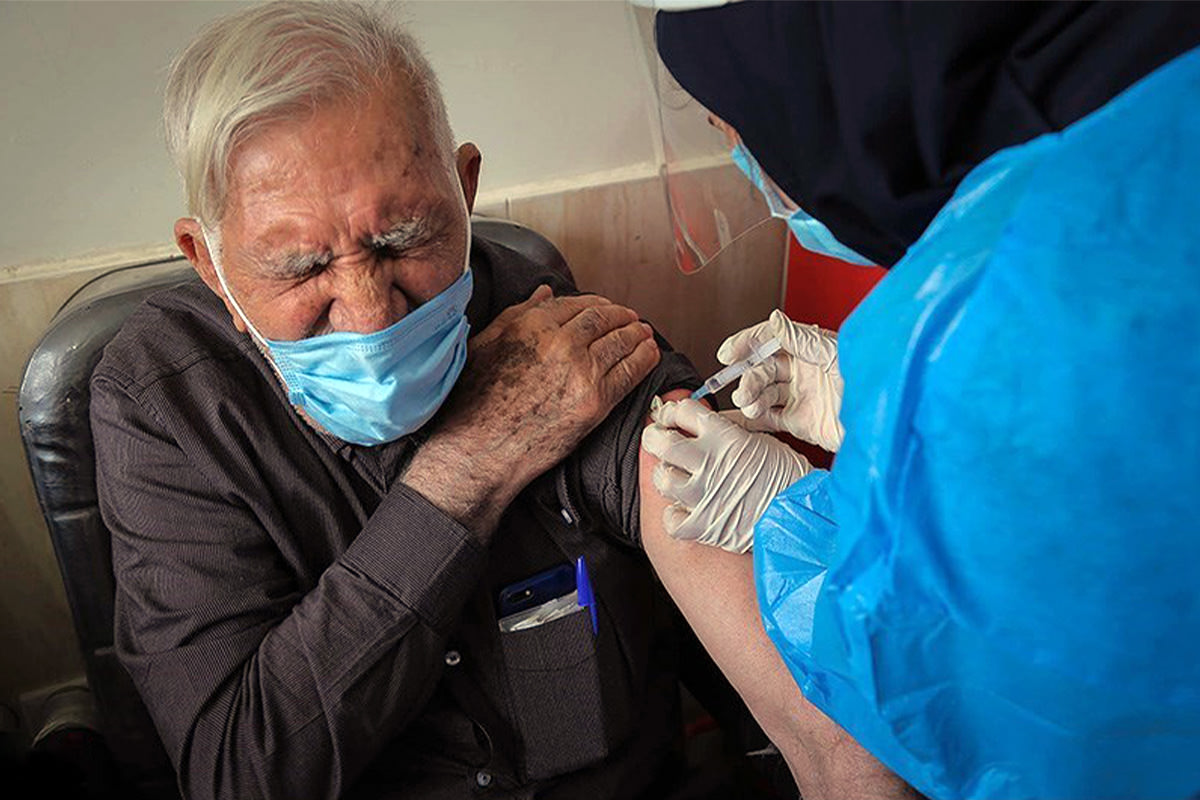 واکسیناسیون سالمند همراه با درد