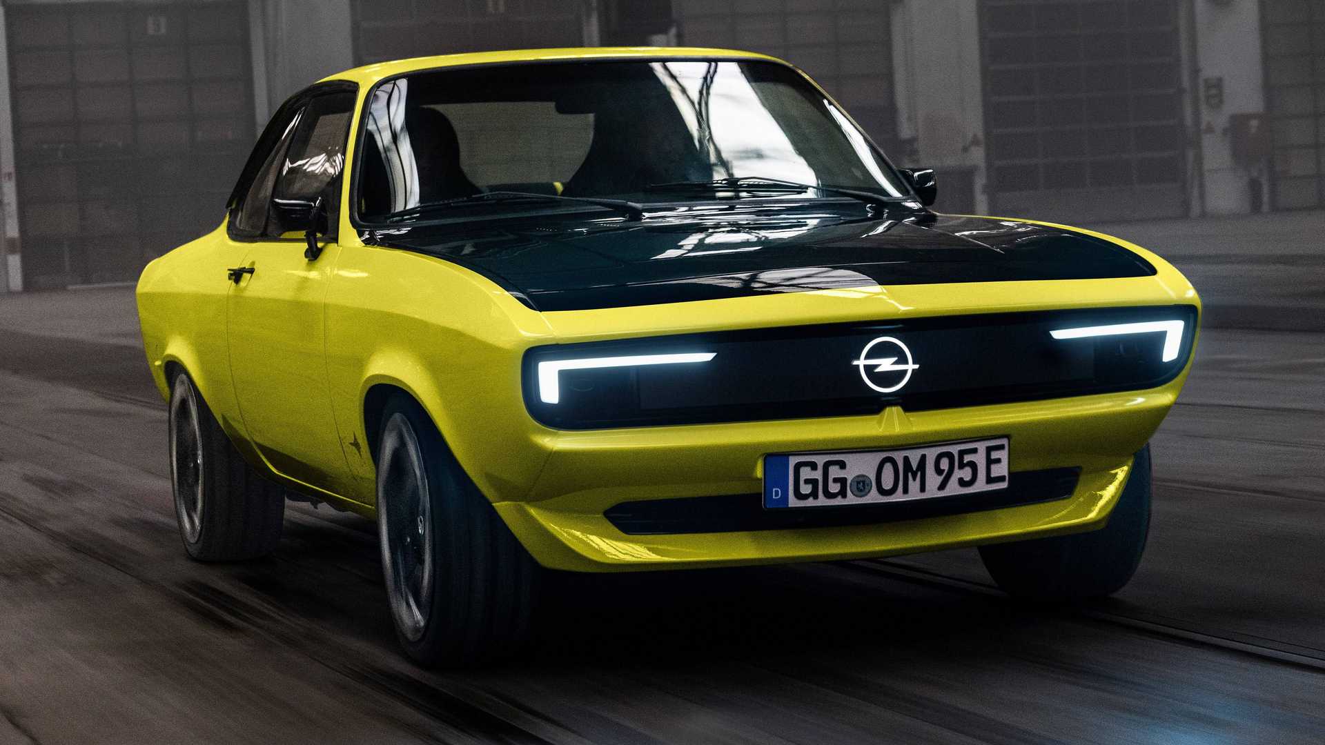 جلوپنجره اوپل مانتا جی اس ای الکترومود / Opel Manta GSe ElektroMOD زرد رنگ