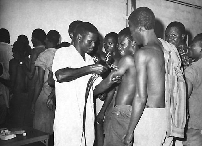 واکسیناسیون ساکنین بنین در آفریقا