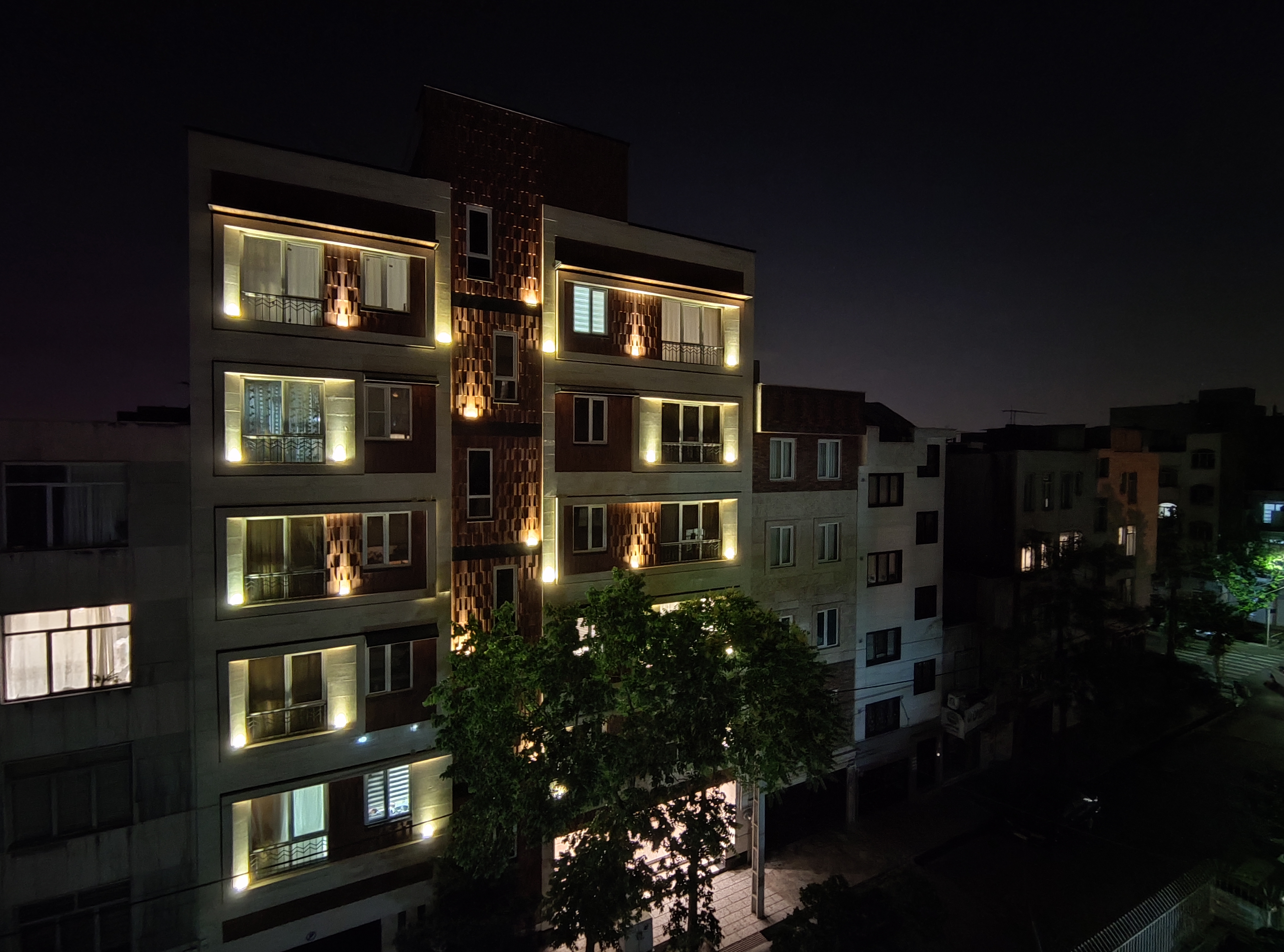 نمونه عکس دوربین اولتراواید شیائومی می 10 تی - آپارتمان در شب
