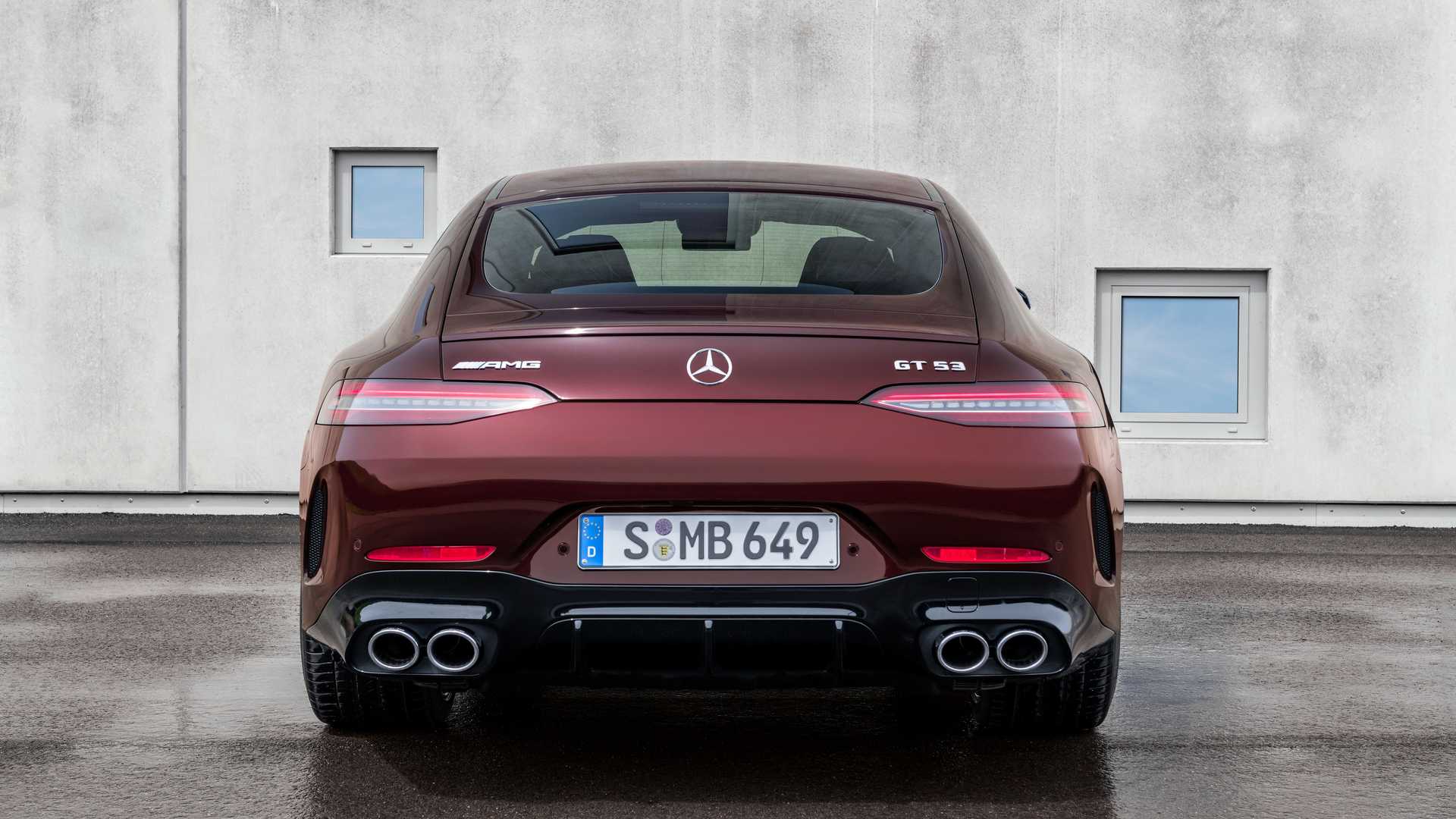 نمای عقب مرسدس آ ام گ جی تی چهاردر / 2022 Mercedes-AMG GT 4-Door
