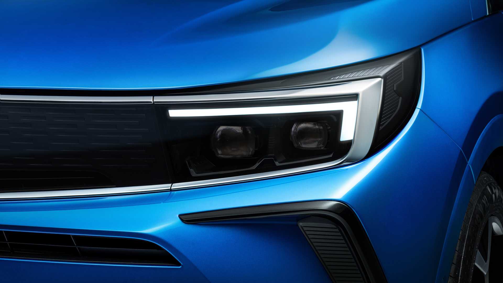 چراغ جلو ماتریسی فیس لیفت کراس اور اوپل گرندلند 2022 / 2022 Opel Grandland crossover آبی رنگ