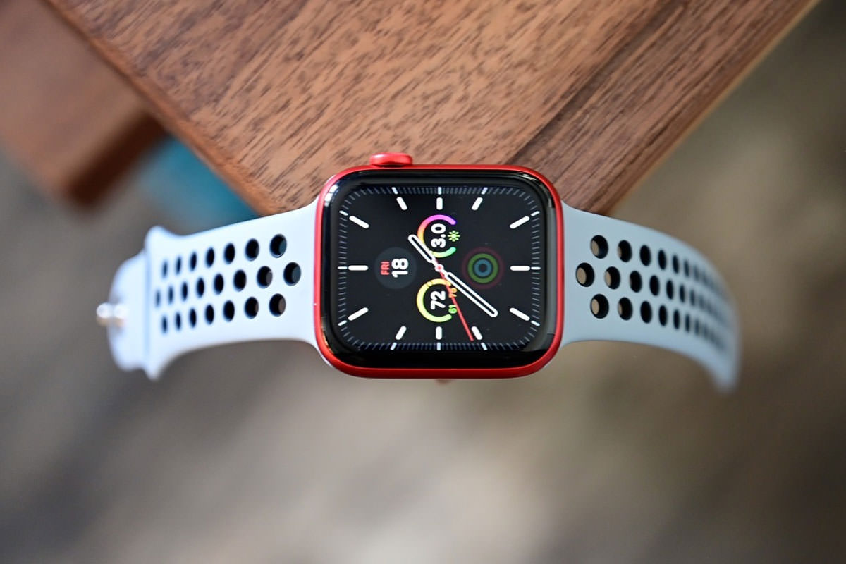 اپل به‌روزرسانی watchOS 8.1.1 را به‌منظور رفع باگ شارژ اپل واچ سری ۷ منتشر کرد