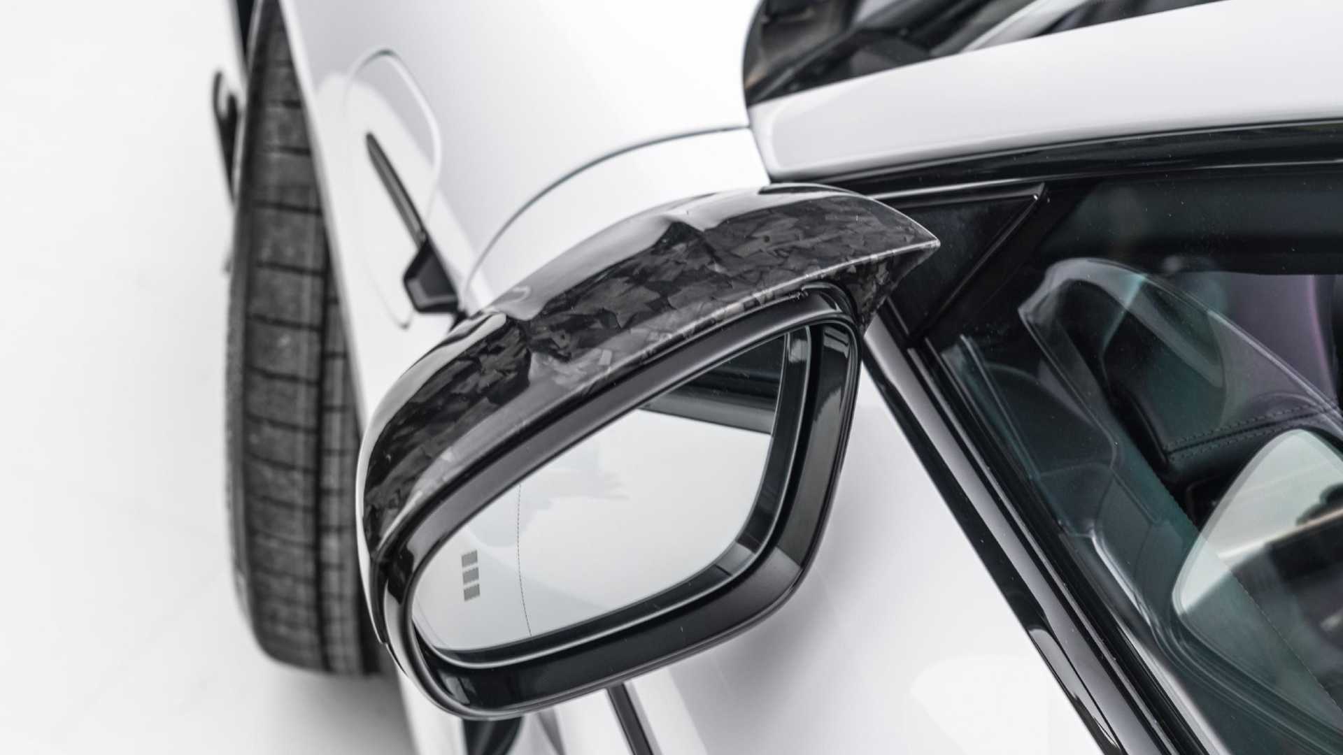 آینه جانبی پورشه تایکان تیونینگ منصوری / Mansory Porsche Taycan سفید رنگَ