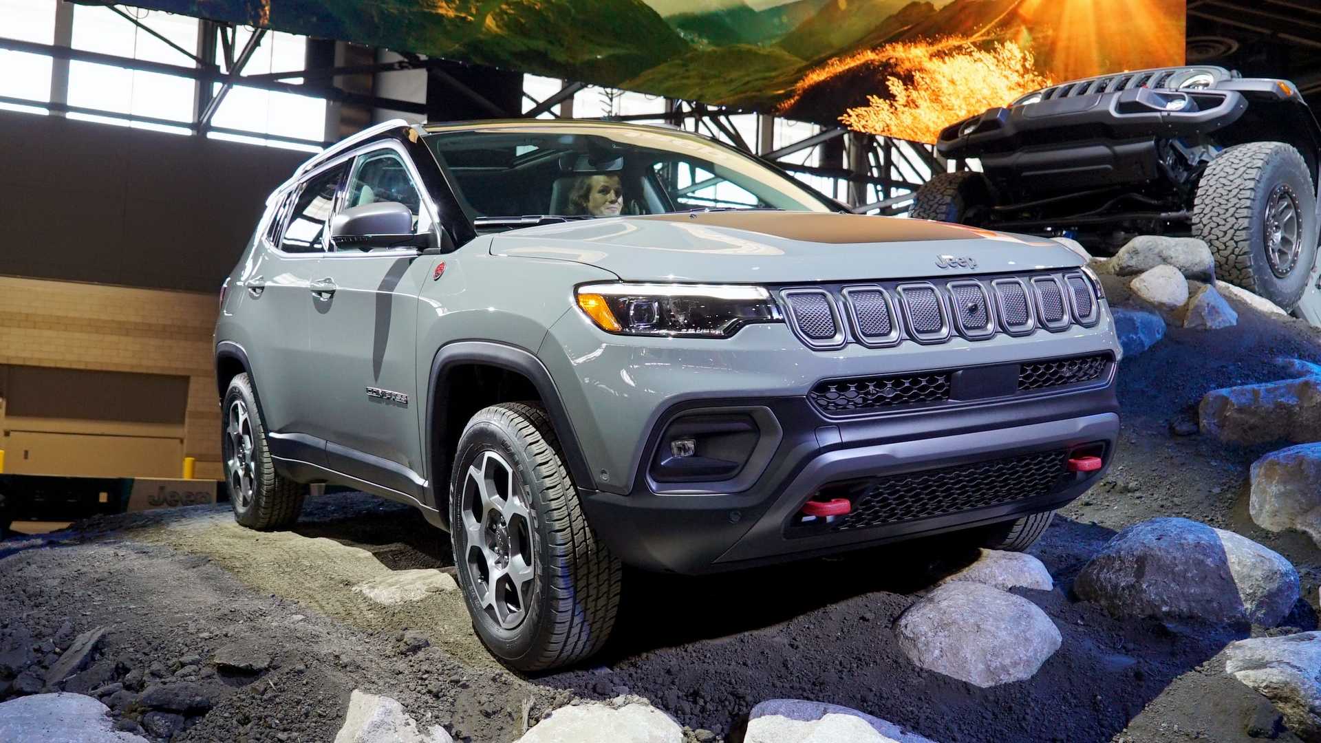 شاسی بلند جیپ کامپس 2022 / 2022 Jeep Compass SUV در نمایشگاه خودرو شیکاگو