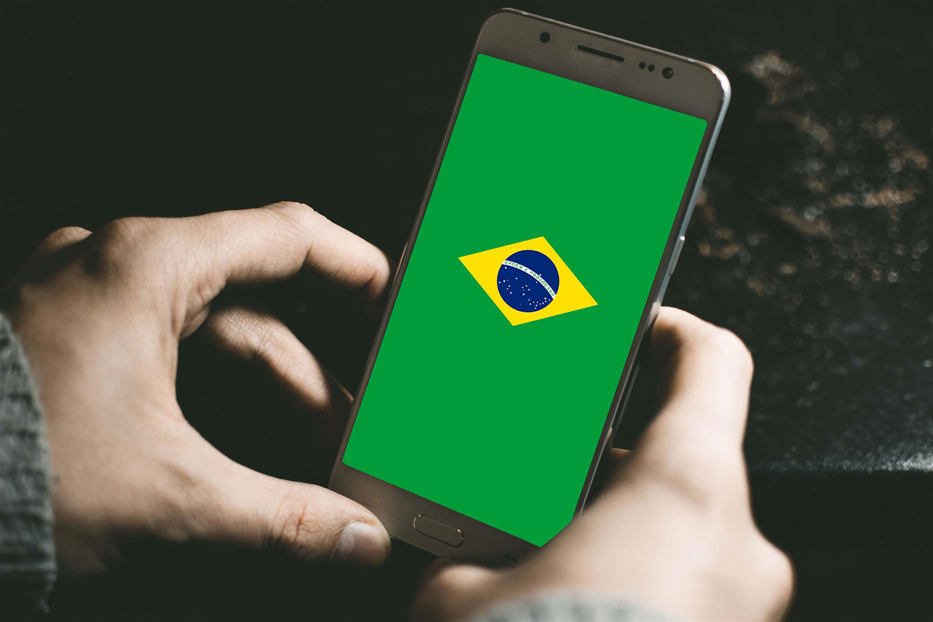 برزیلی‌ها بیشتر از دیگران از گوشی‌