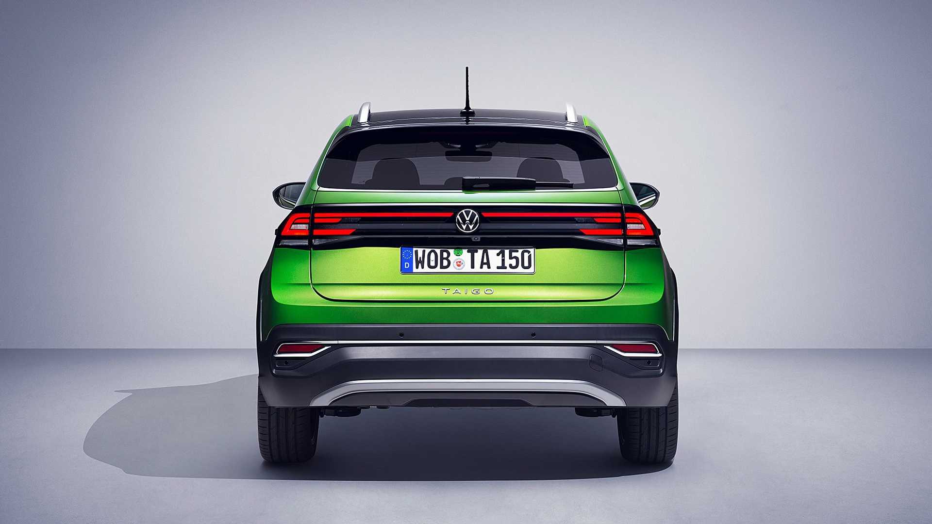 نمای عقب 2022 Volkswagen Taigo Crossover / کراس اور فولکس واگن تایگو سبز رنگ