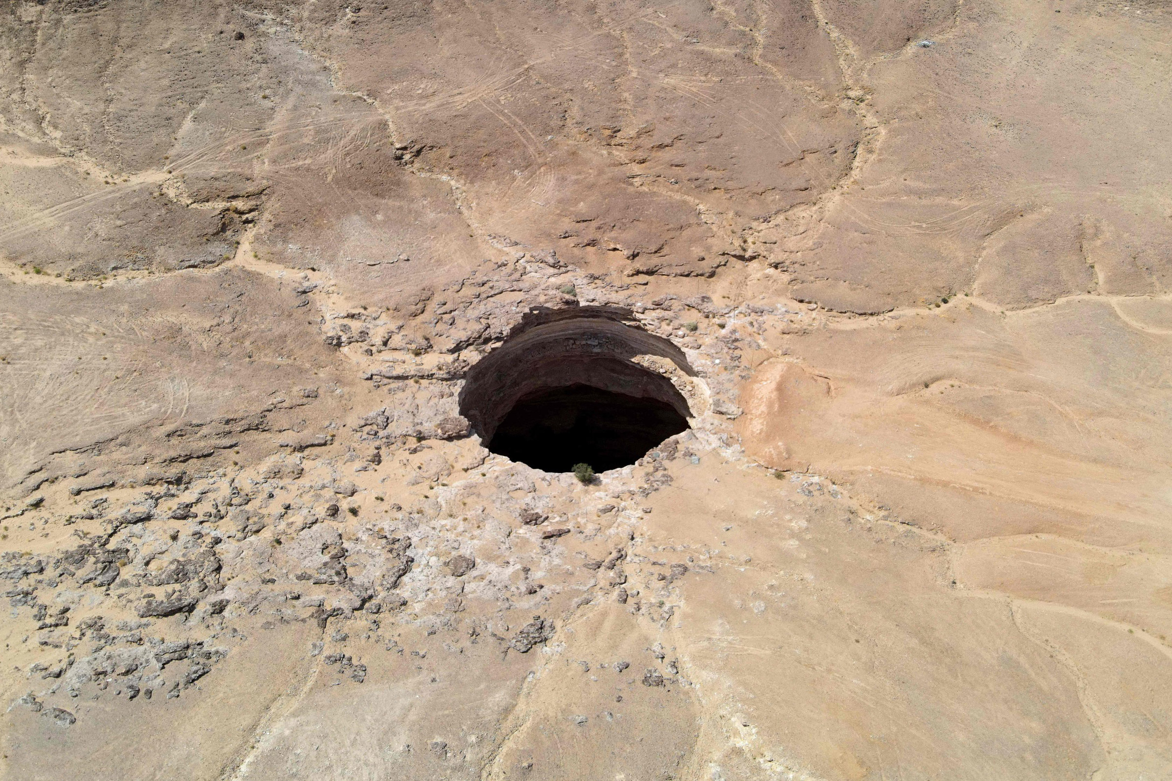 غارنوردان برای اولین بار به قعر «چاه دوزخ» در یمن رسیدند