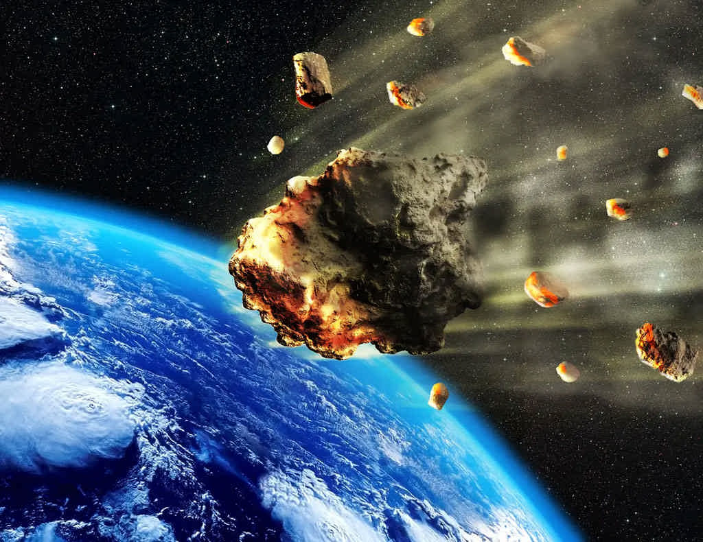 برخورد دنباله دار هالی به زمین در سال ۲۰۶۱